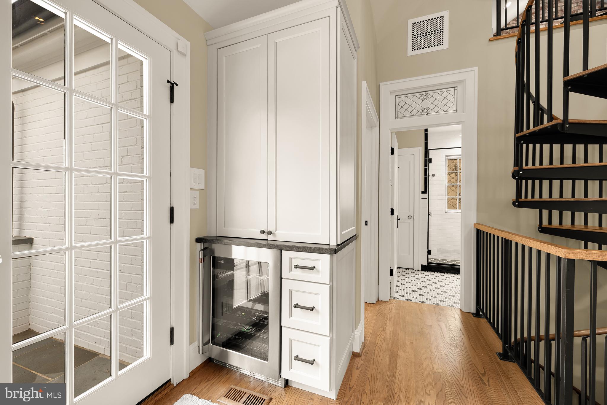 MAYWOOD - Residential