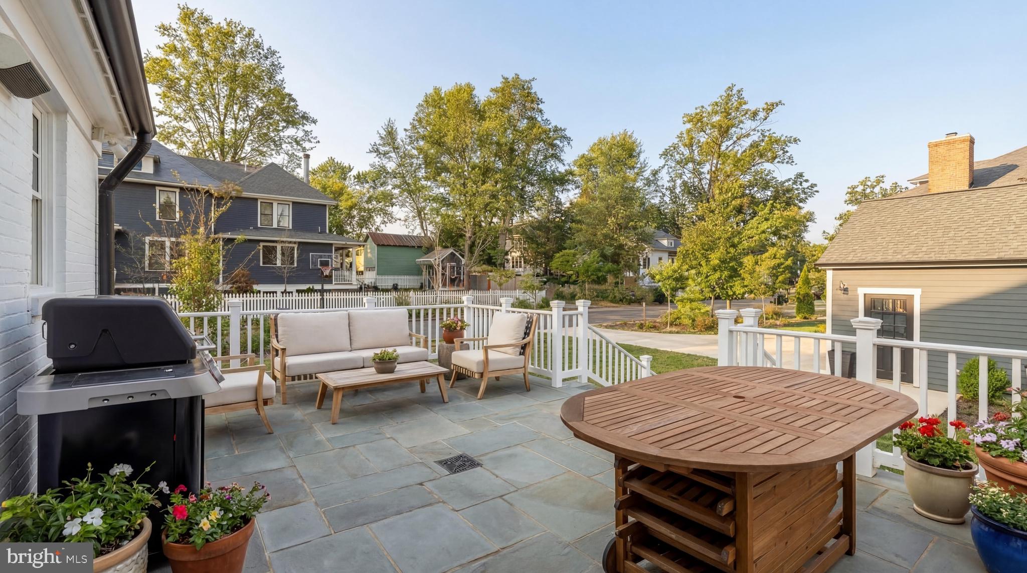 MAYWOOD - Residential