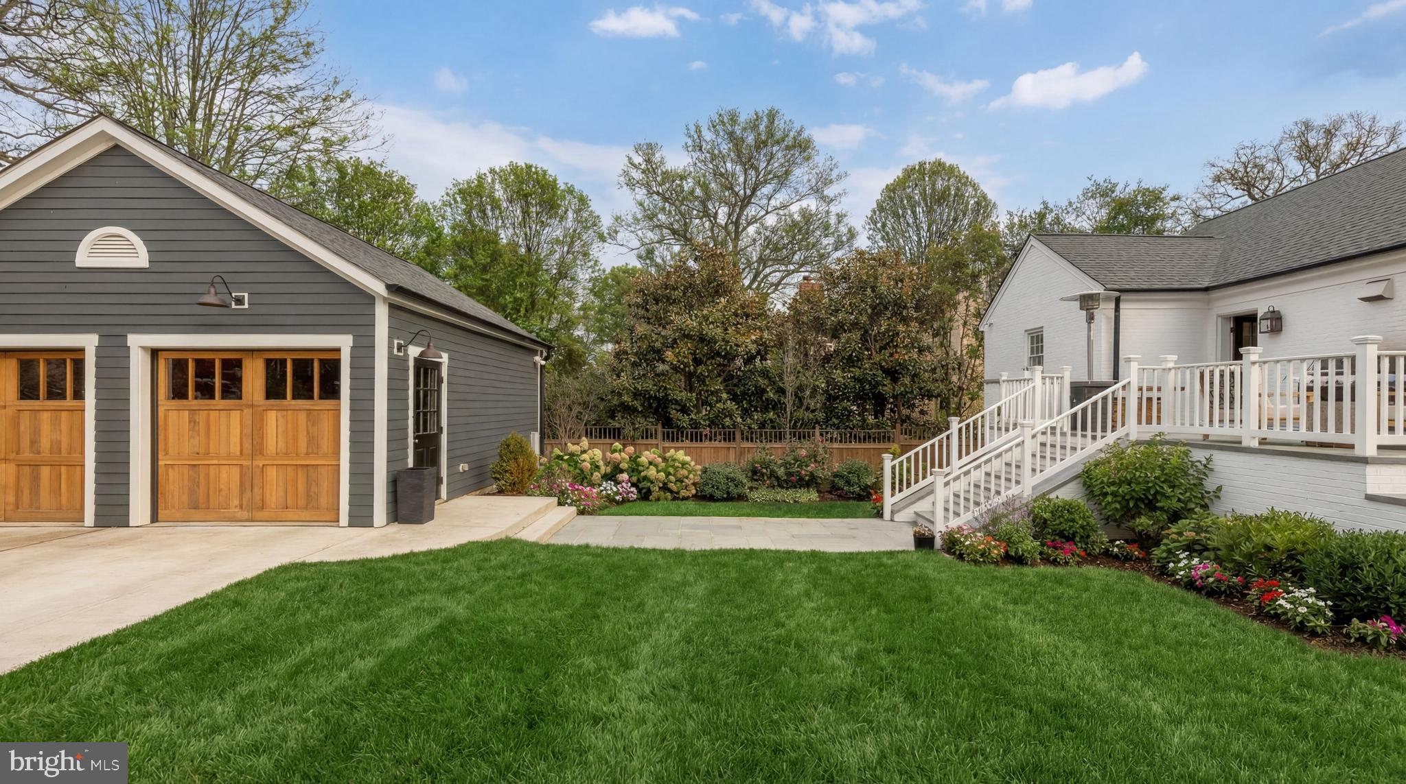 MAYWOOD - Residential