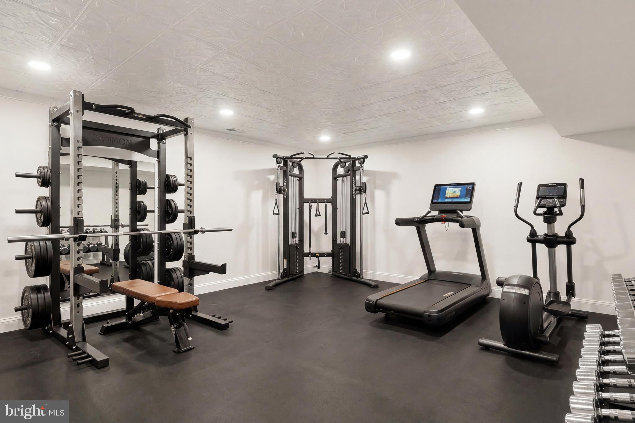 MAYWOOD - Residential