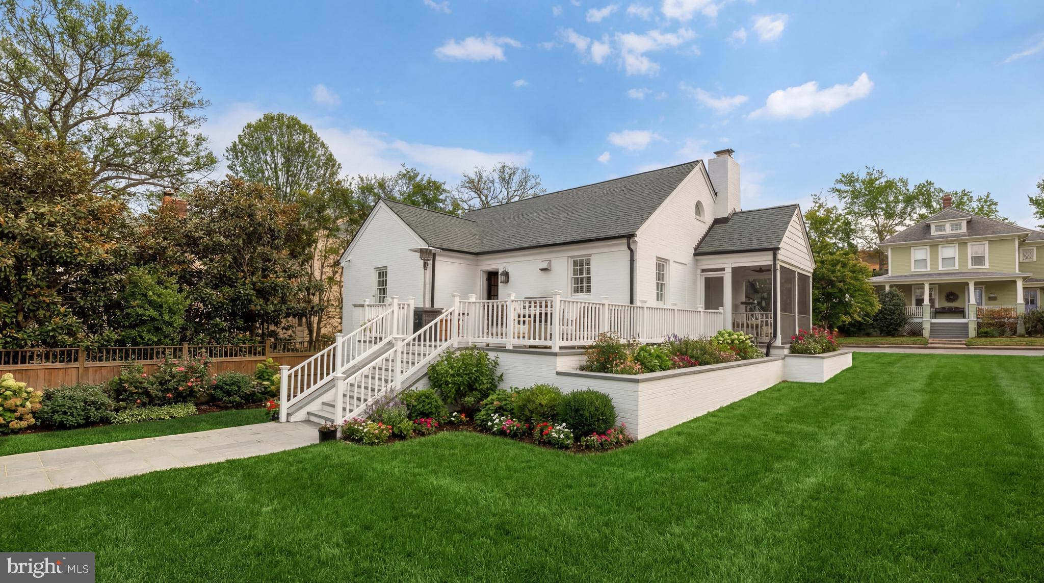 MAYWOOD - Residential