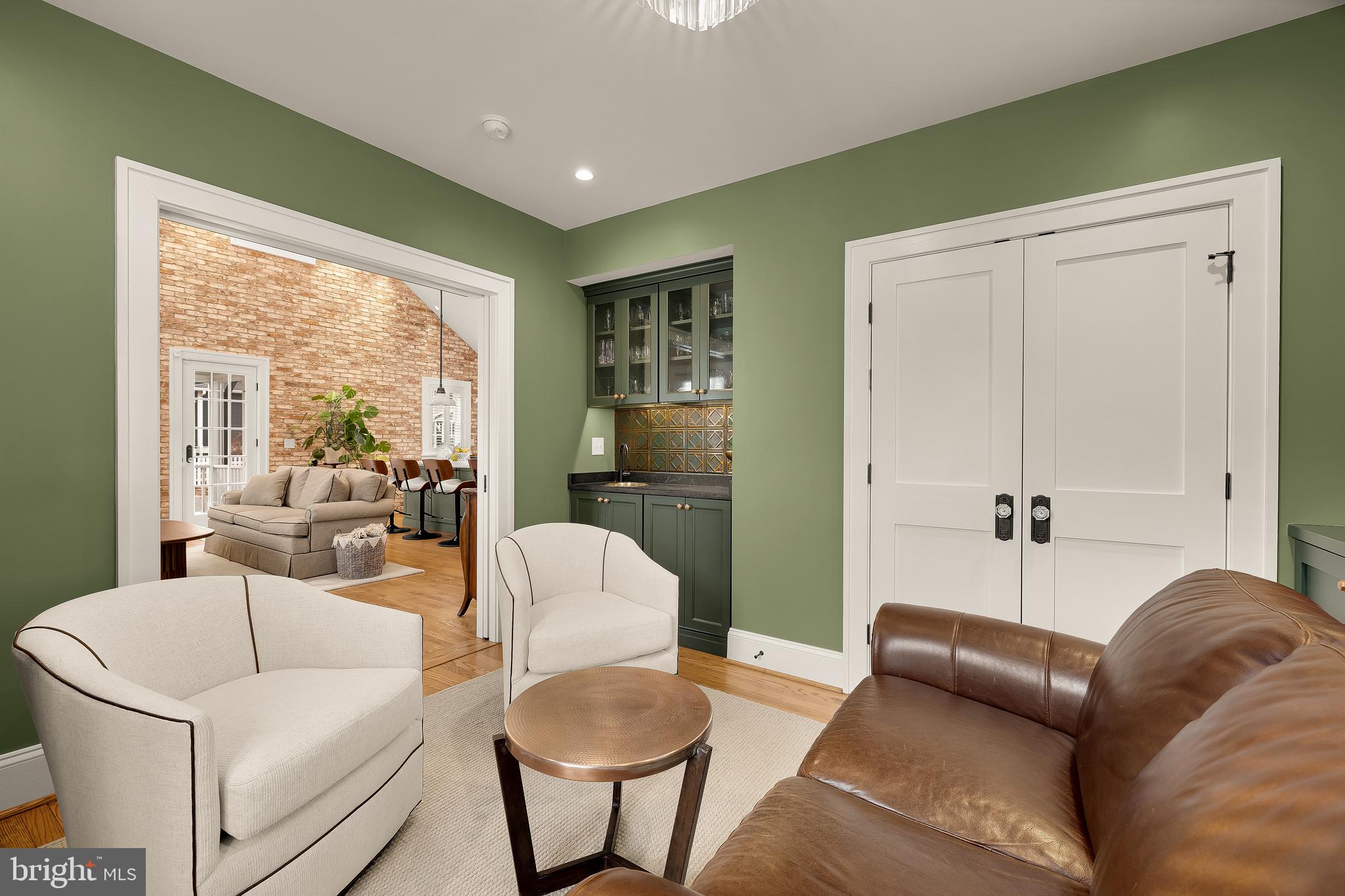 MAYWOOD - Residential