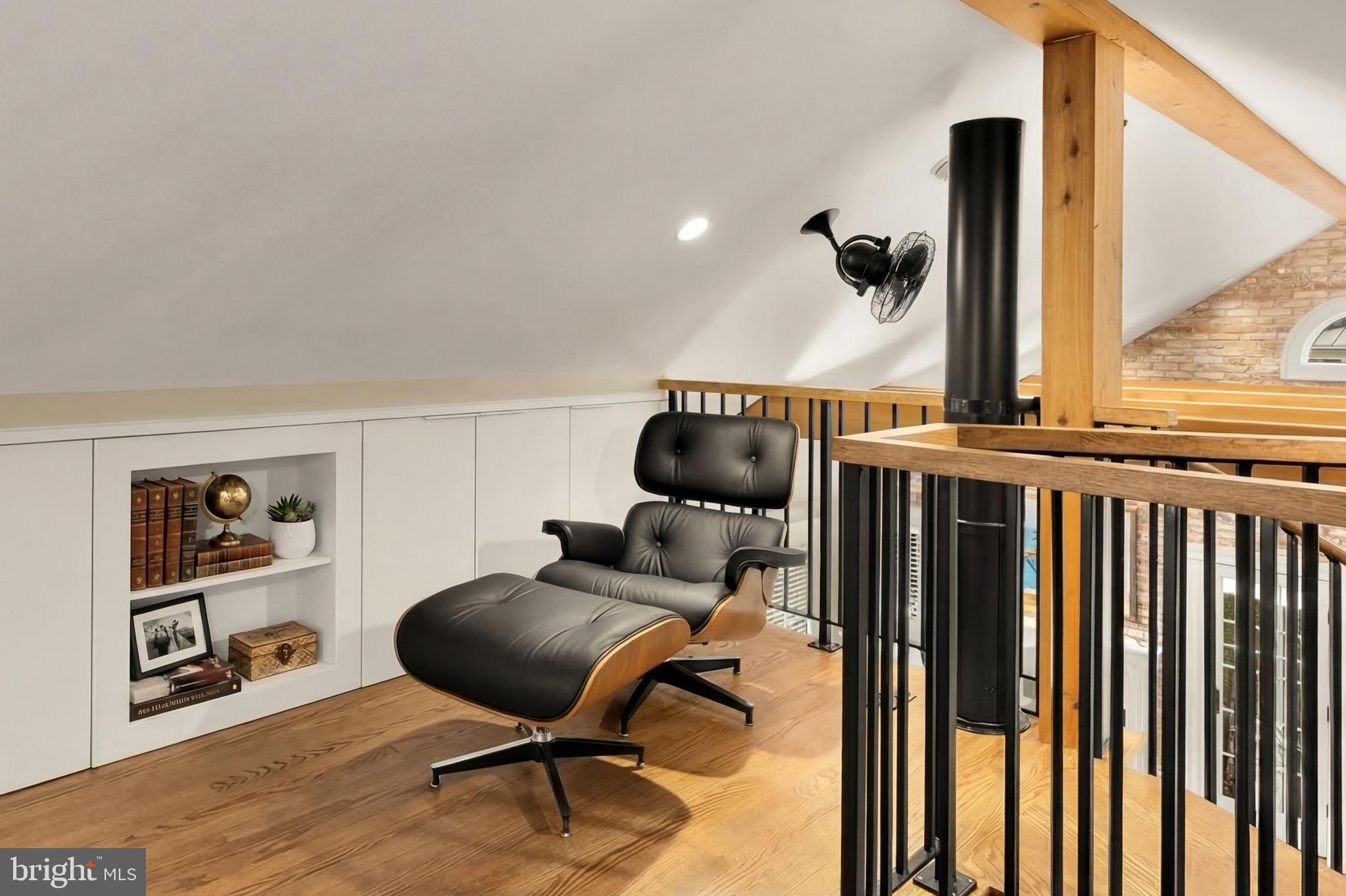 MAYWOOD - Residential