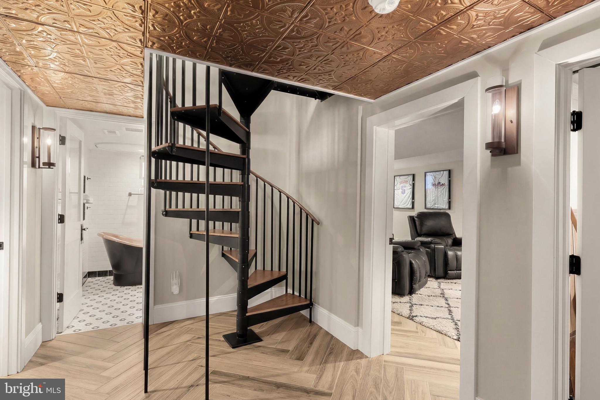 MAYWOOD - Residential