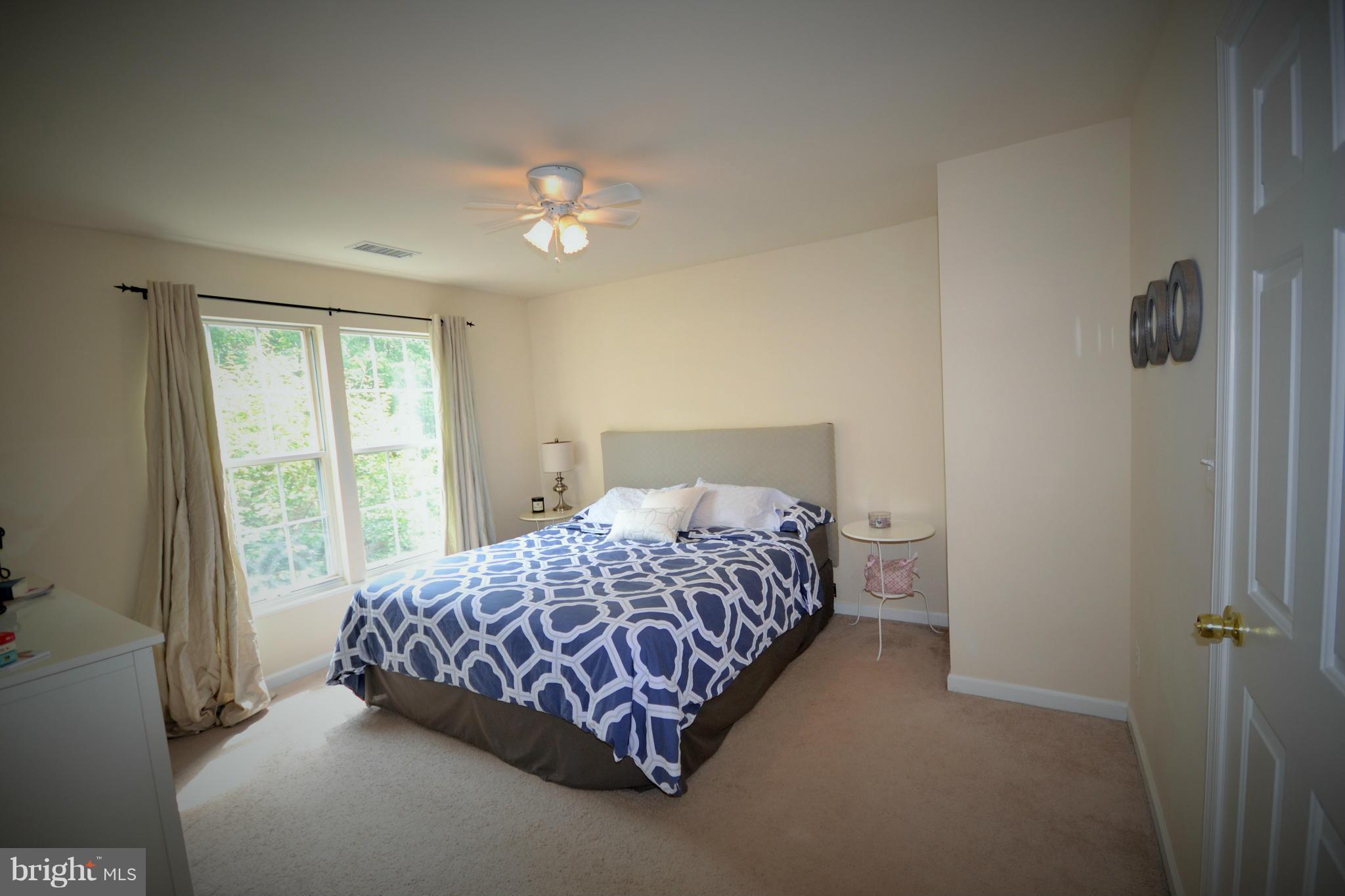 MAPLE POINTE - Residential