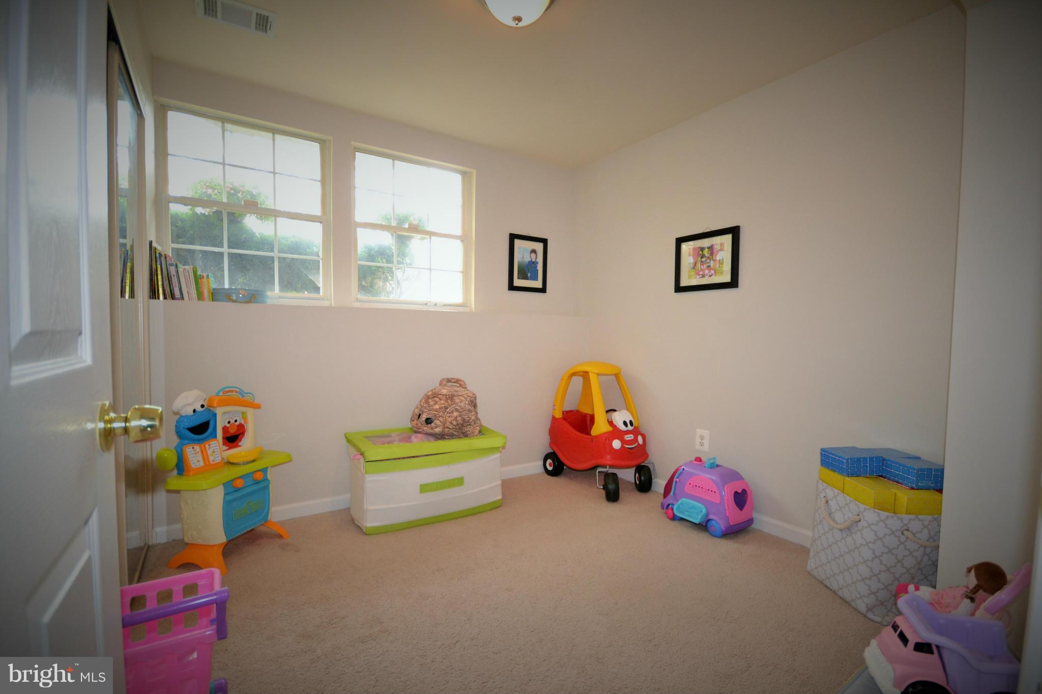 MAPLE POINTE - Residential