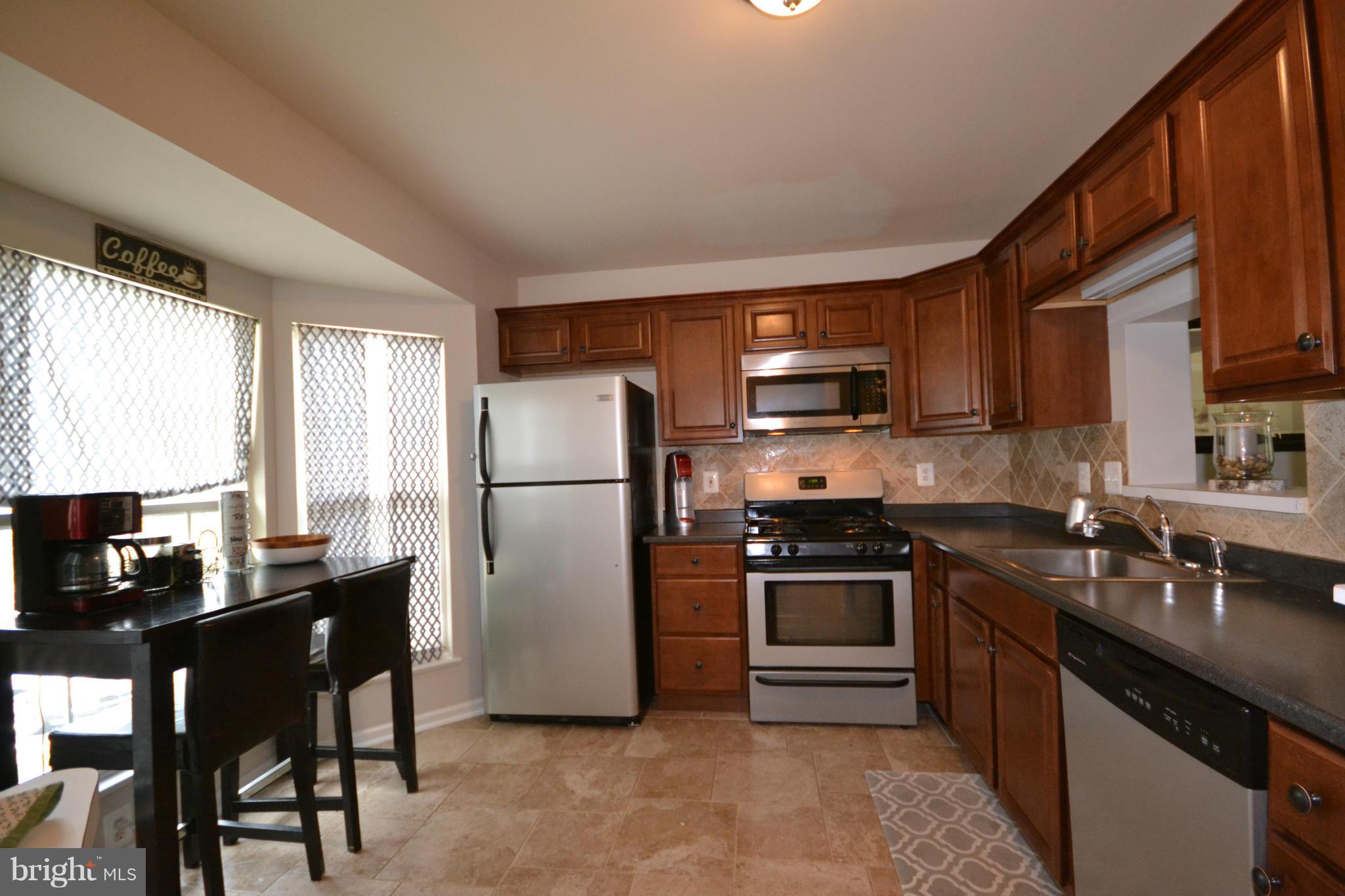 MAPLE POINTE - Residential