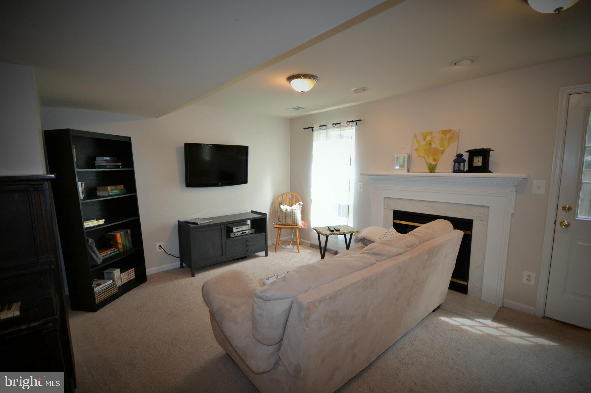 MAPLE POINTE - Residential