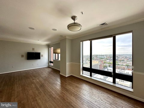 Condo For Rent - 10 E Lee Street #1503<br/> Baltimore City County, BALTIMORE, MD 21202