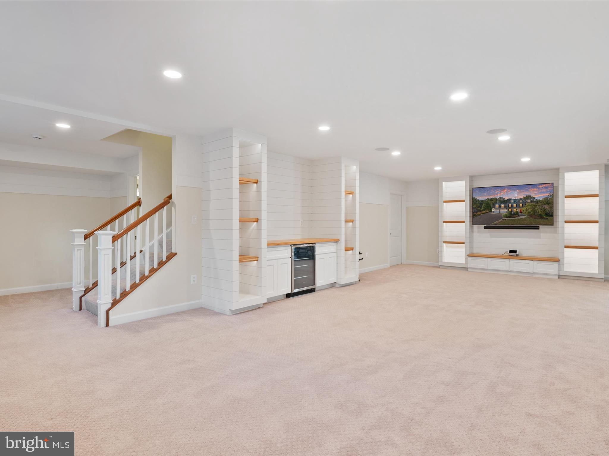 SHORE ACRES - Residential