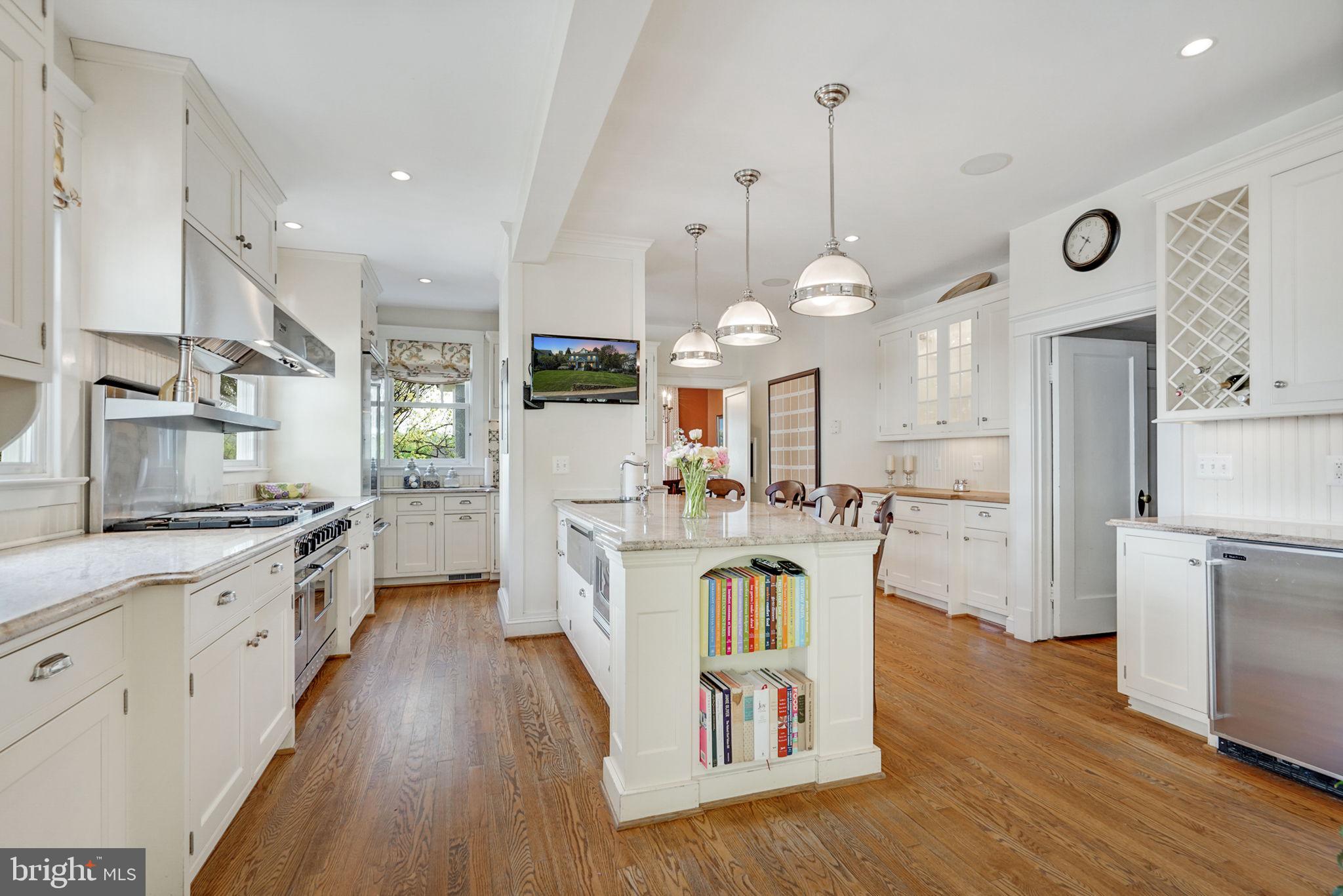 SHIRLEY WOODS - Residential