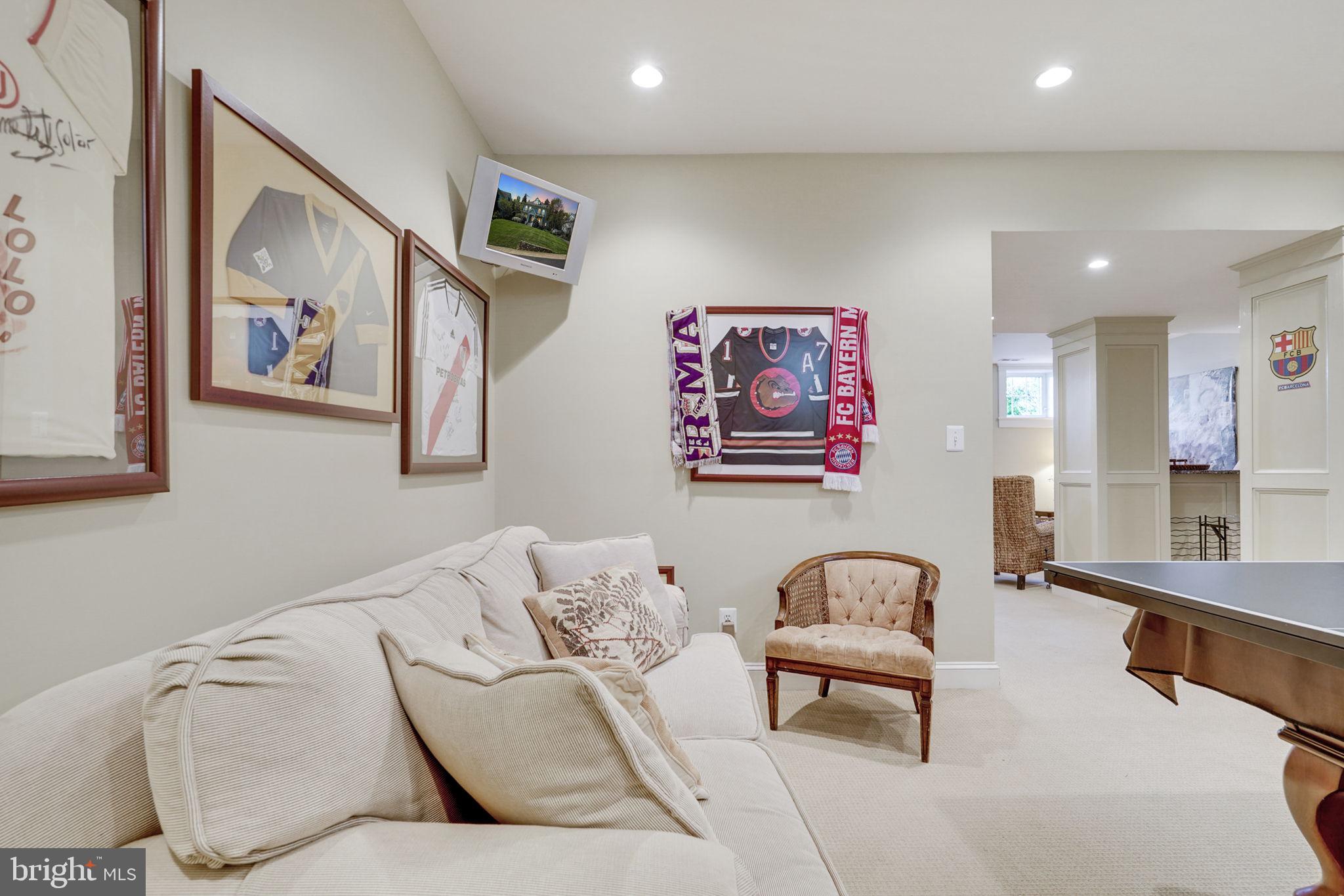 SHIRLEY WOODS - Residential