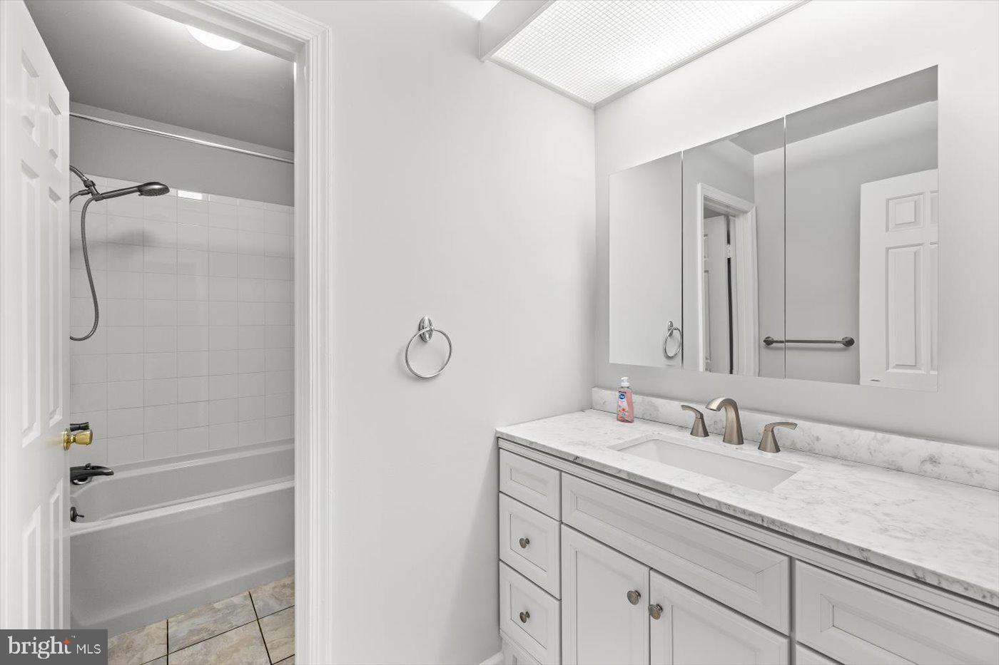 WINDSOR ESTATES - Residential