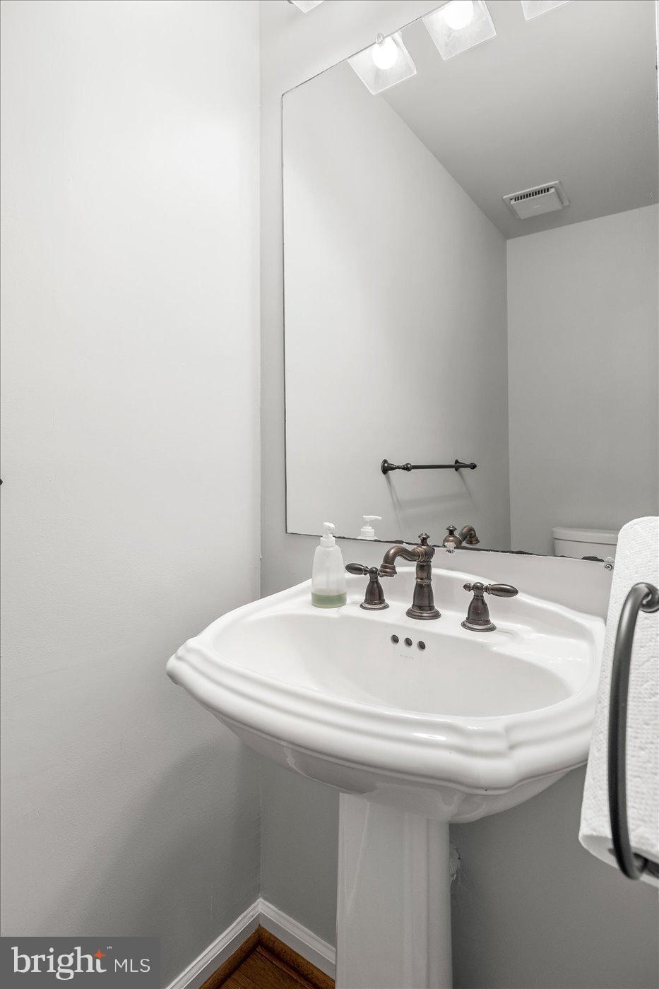 WINDSOR ESTATES - Residential