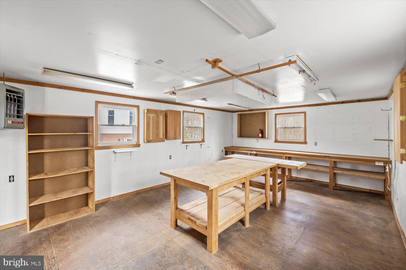 WINDSOR ESTATES - Residential