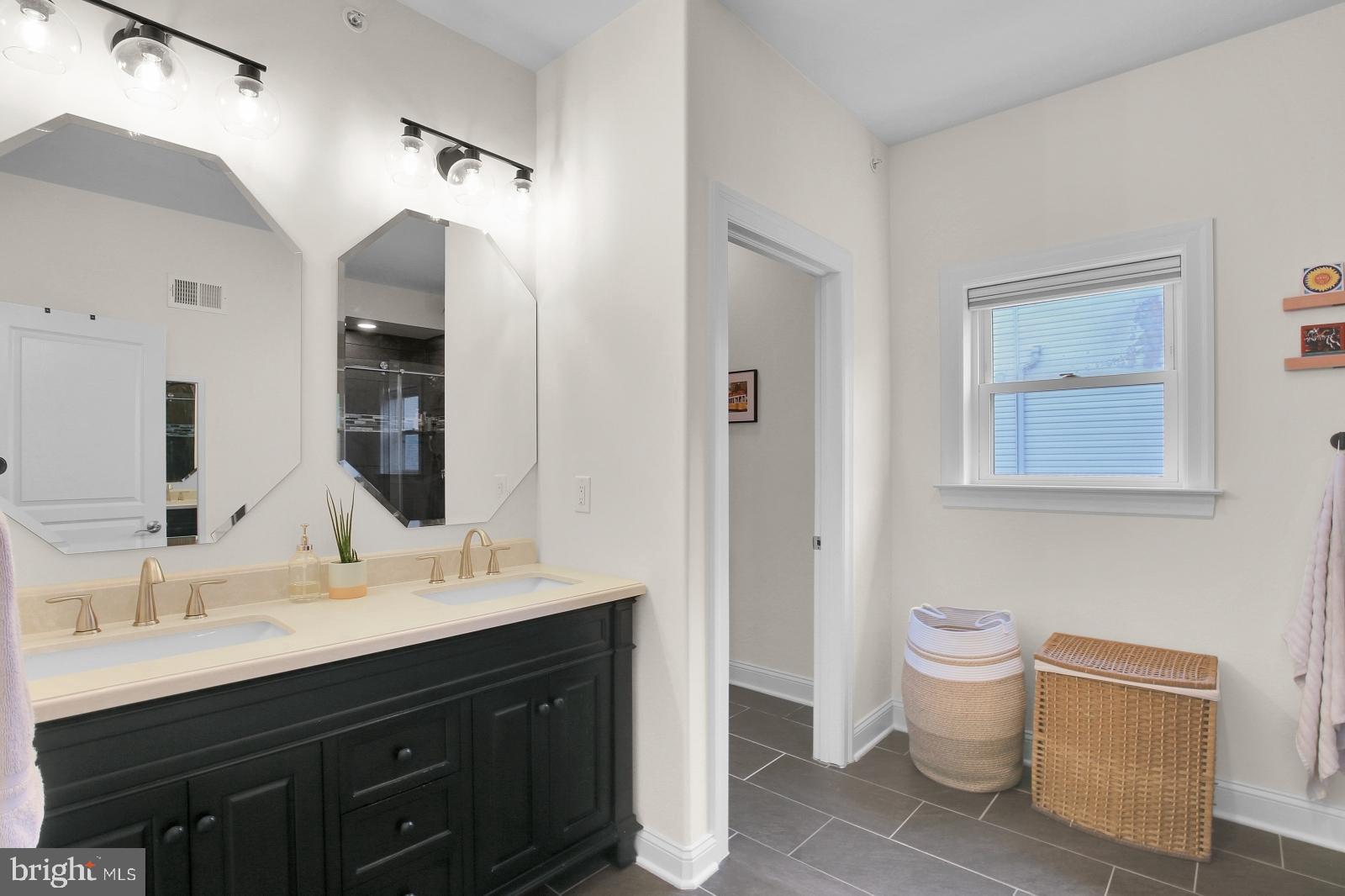 OLDE KENSINGTON - Residential Lease