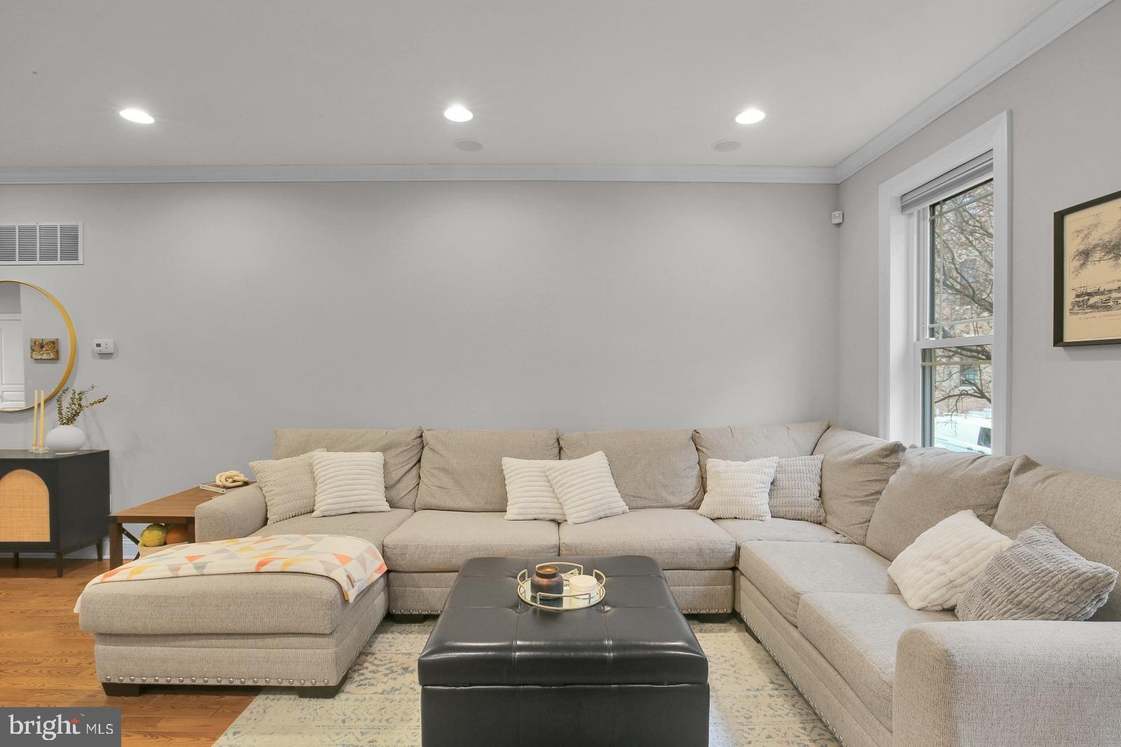 OLDE KENSINGTON - Residential Lease