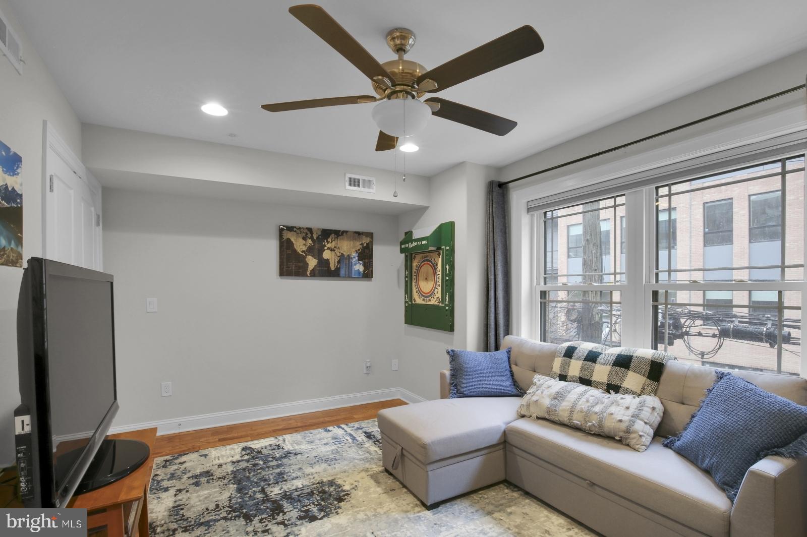 OLDE KENSINGTON - Residential Lease