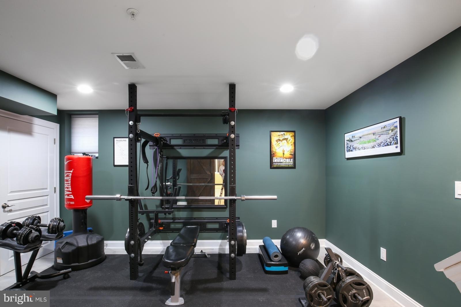 OLDE KENSINGTON - Residential Lease