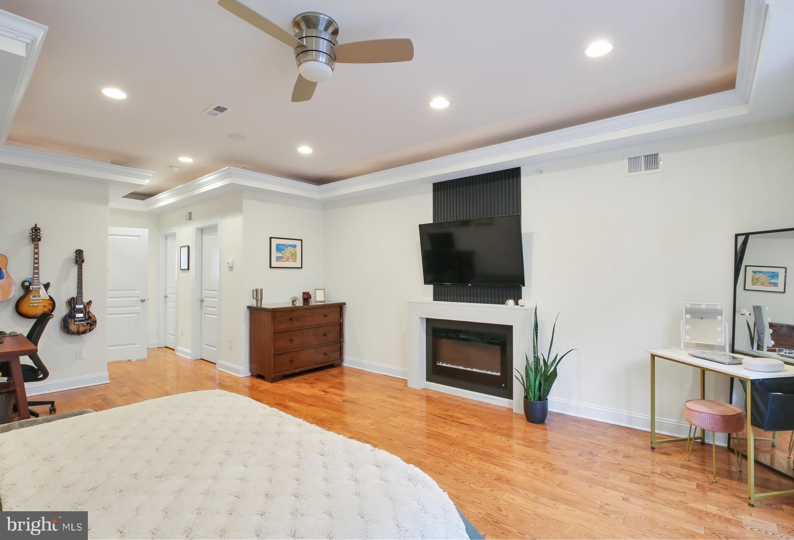 OLDE KENSINGTON - Residential Lease