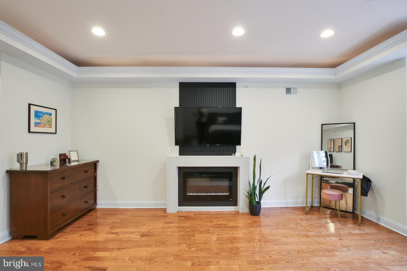 OLDE KENSINGTON - Residential Lease