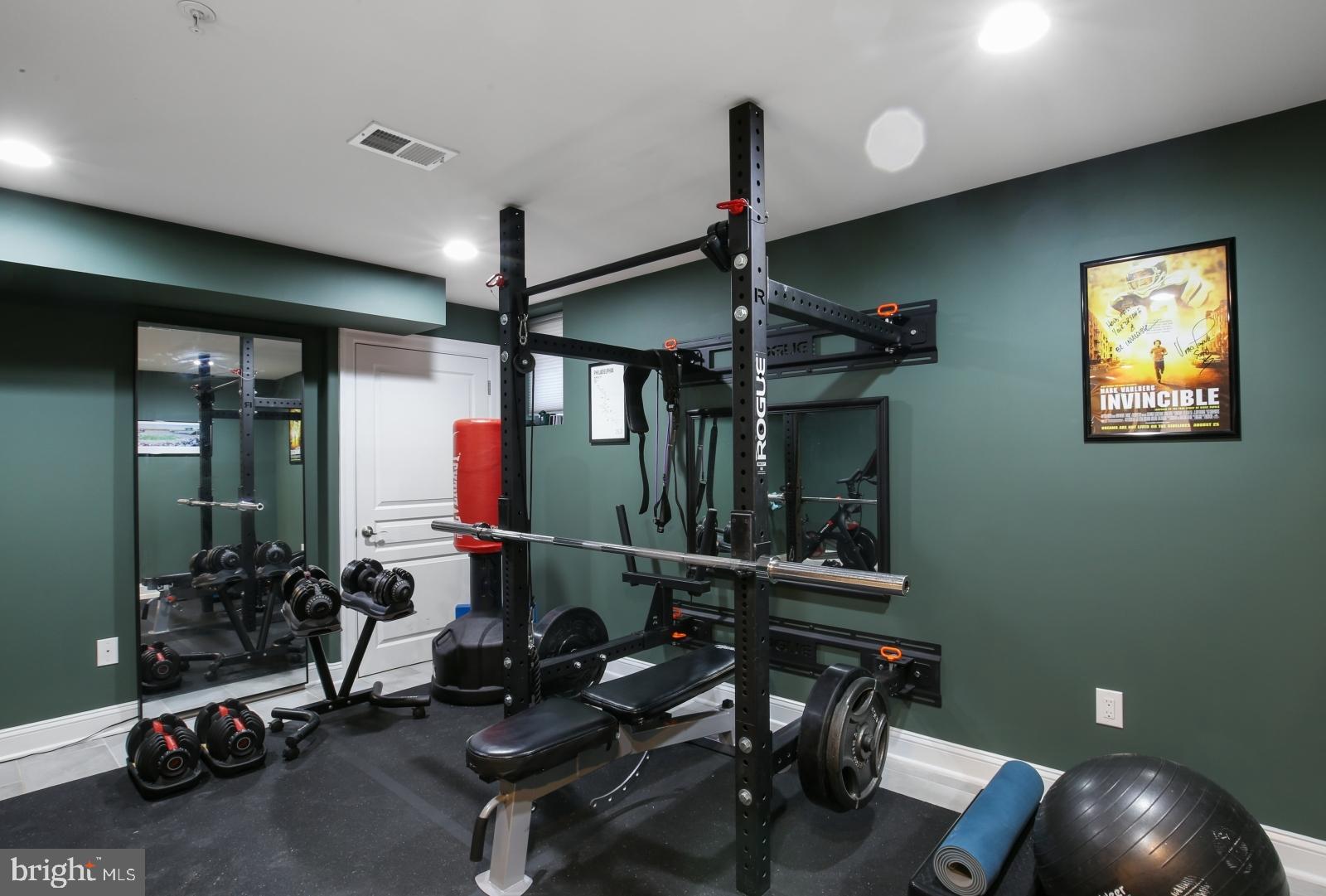 OLDE KENSINGTON - Residential Lease