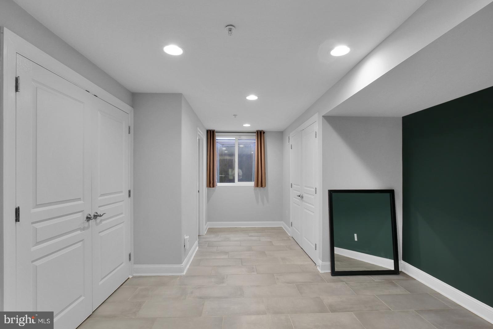 OLDE KENSINGTON - Residential Lease