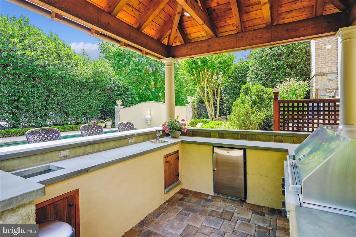 ESTATES OF LONGWOOD - Residential