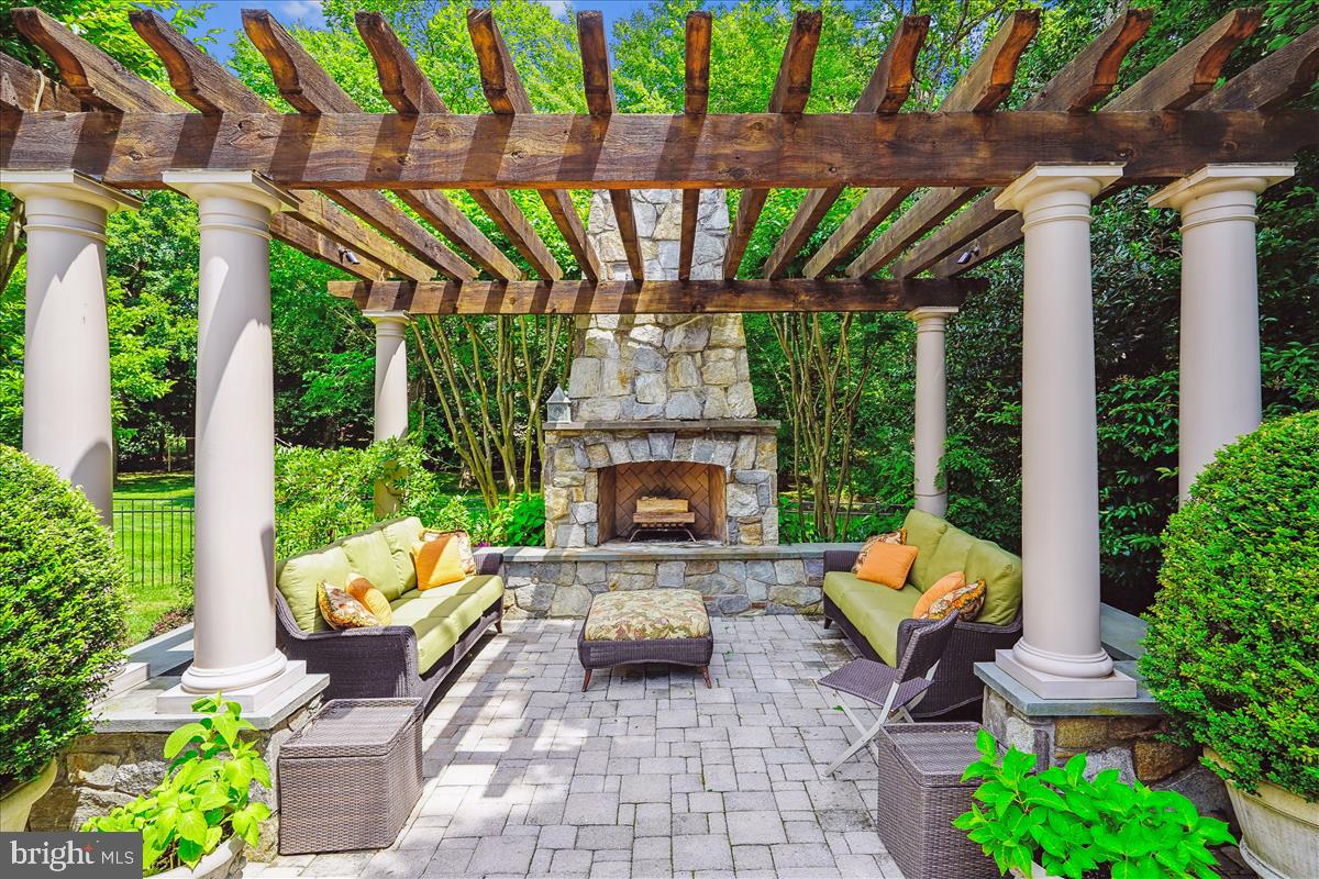 ESTATES OF LONGWOOD - Residential