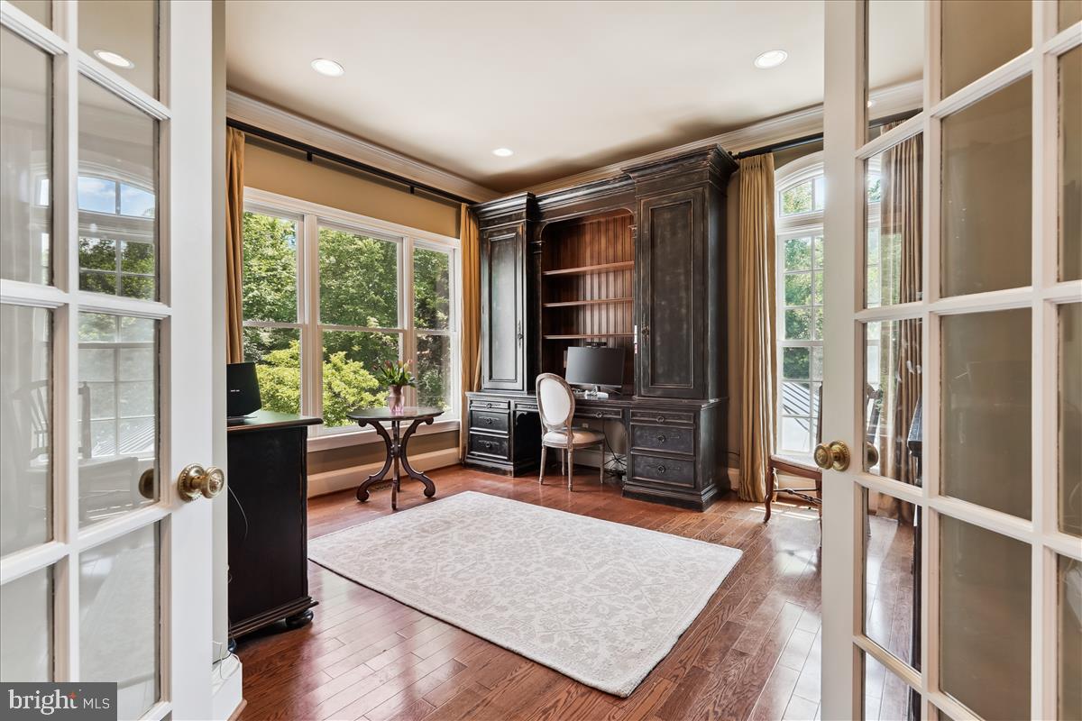 ESTATES OF LONGWOOD - Residential