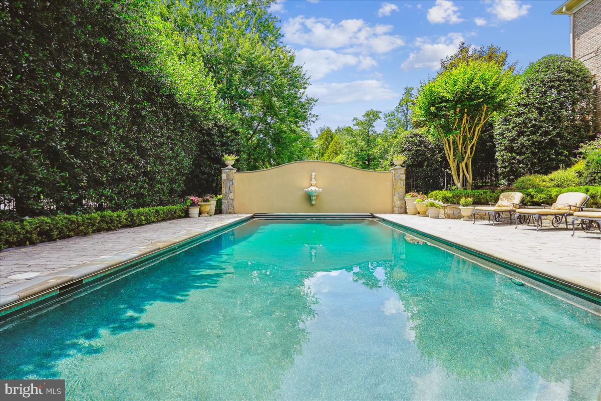 ESTATES OF LONGWOOD - Residential