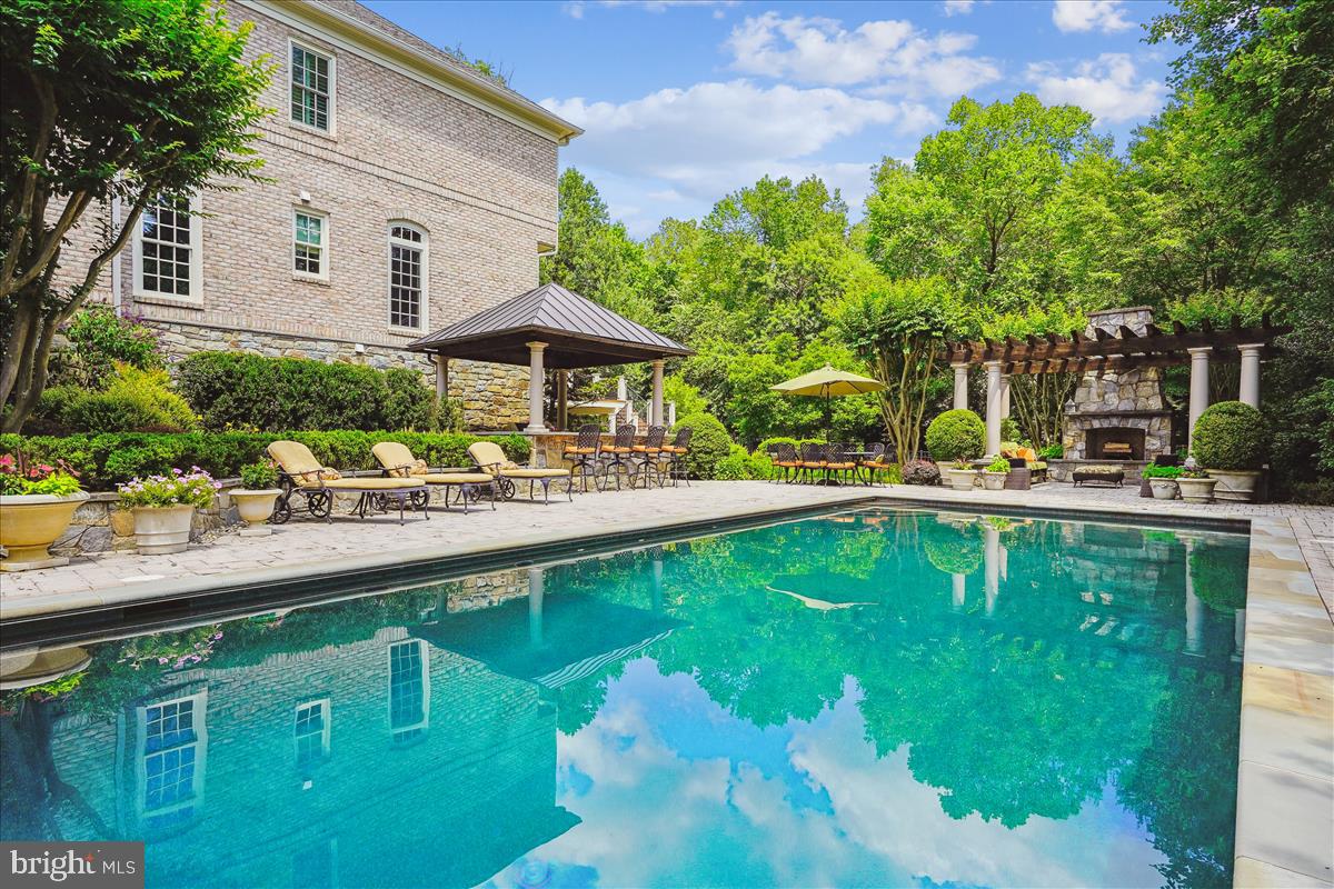 ESTATES OF LONGWOOD - Residential