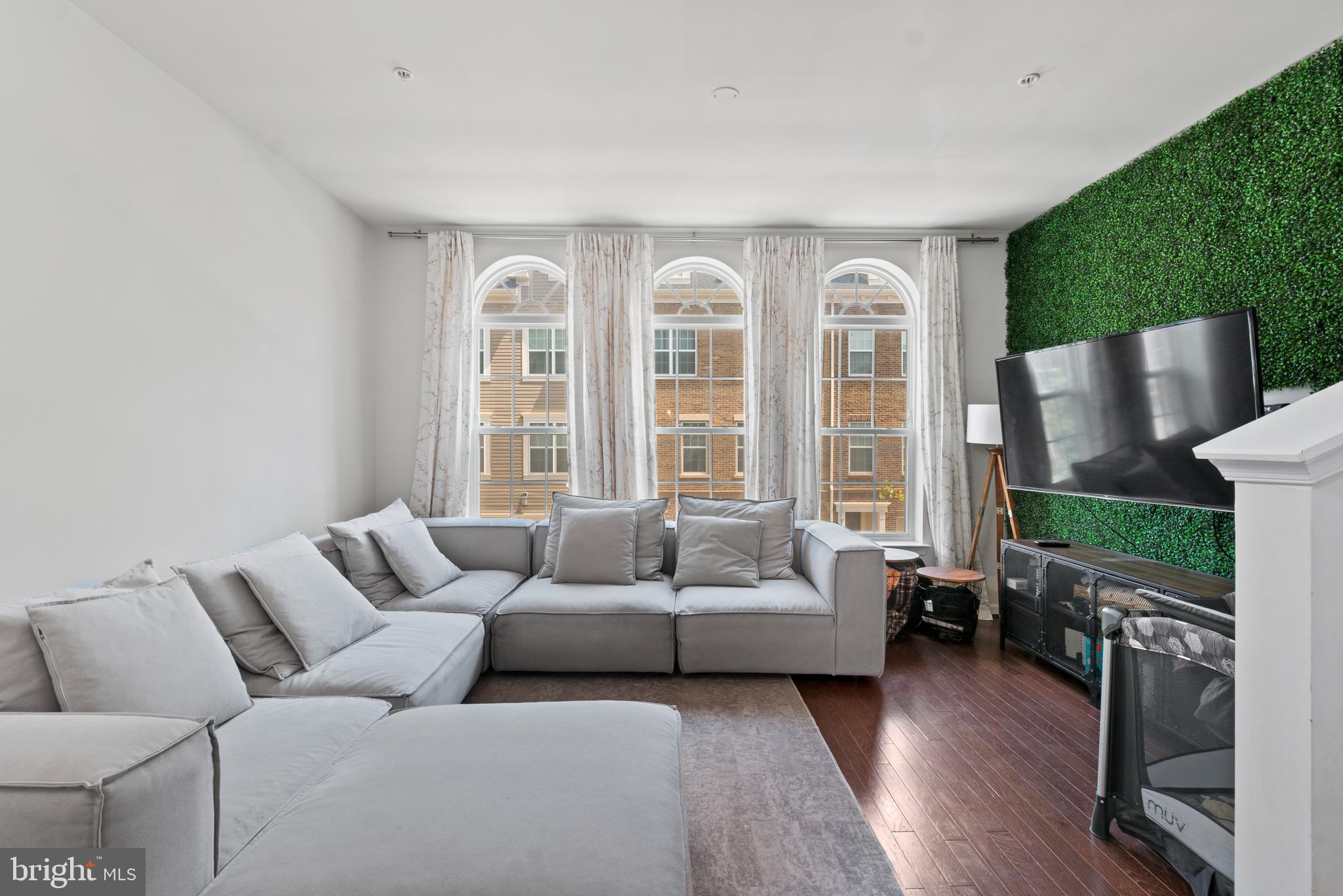 BRICK YARD STATION - Residential