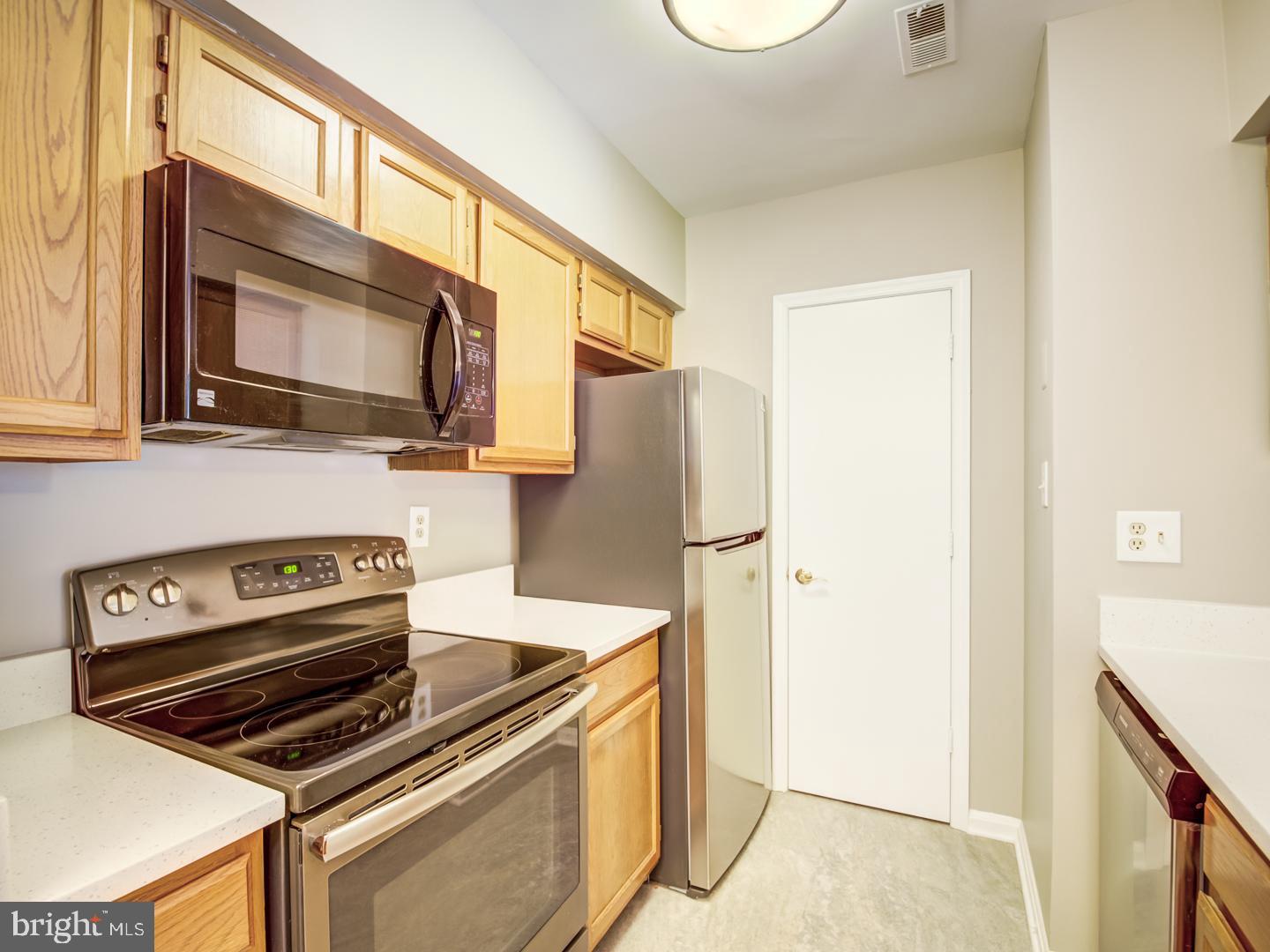 SURREY AT MANCHESTER LAKES - Residential Lease