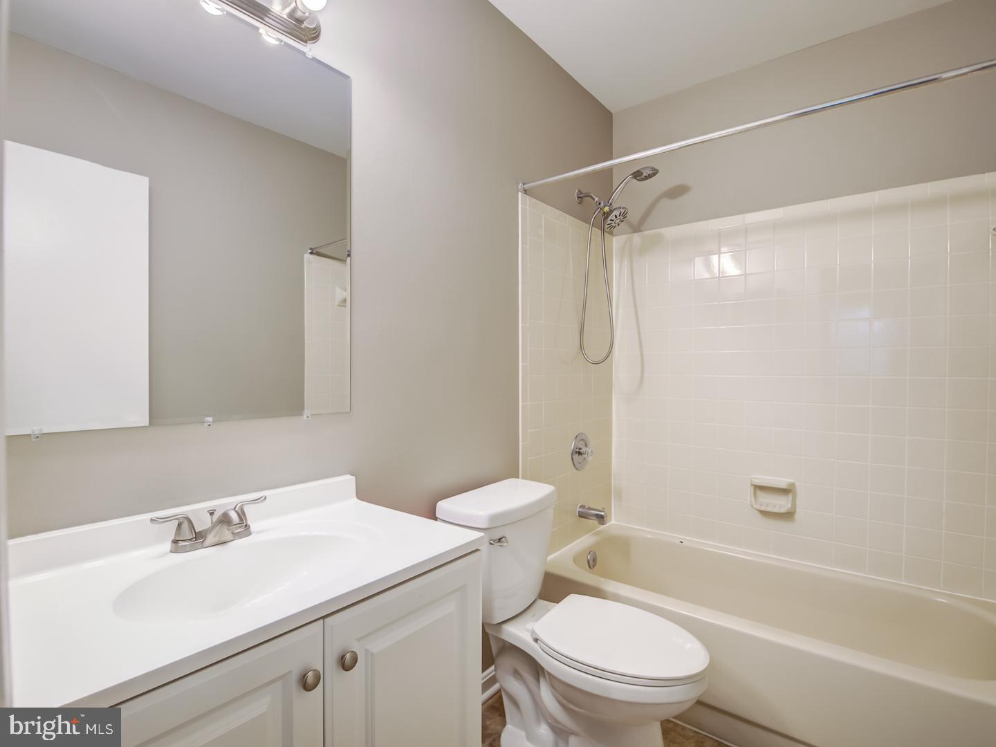 SURREY AT MANCHESTER LAKES - Residential Lease