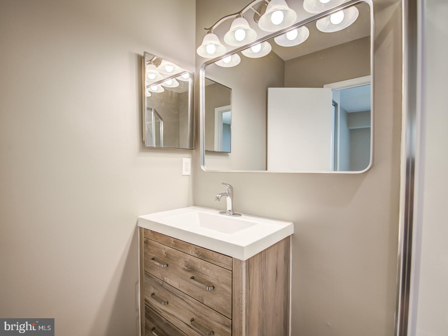 SURREY AT MANCHESTER LAKES - Residential Lease