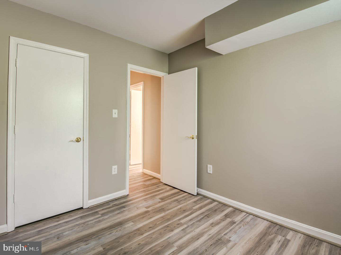 SURREY AT MANCHESTER LAKES - Residential Lease