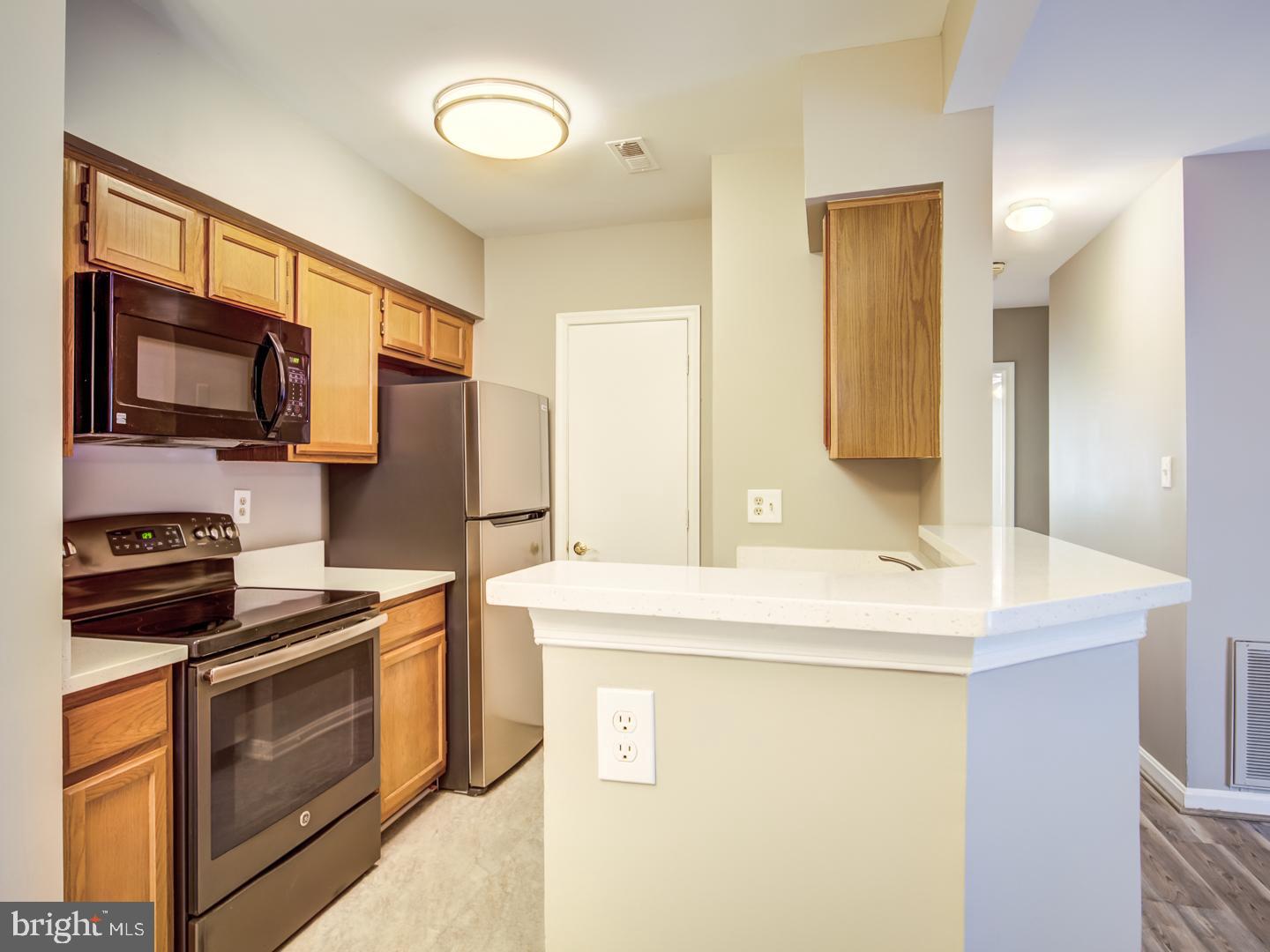 SURREY AT MANCHESTER LAKES - Residential Lease