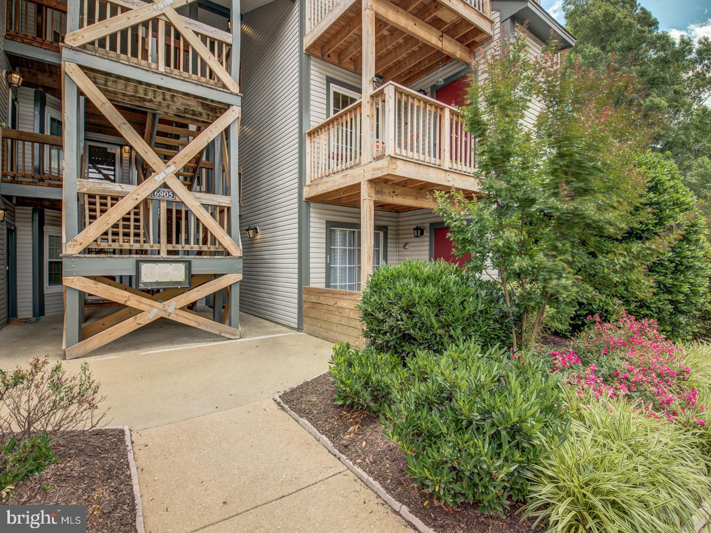 SURREY AT MANCHESTER LAKES - Residential Lease