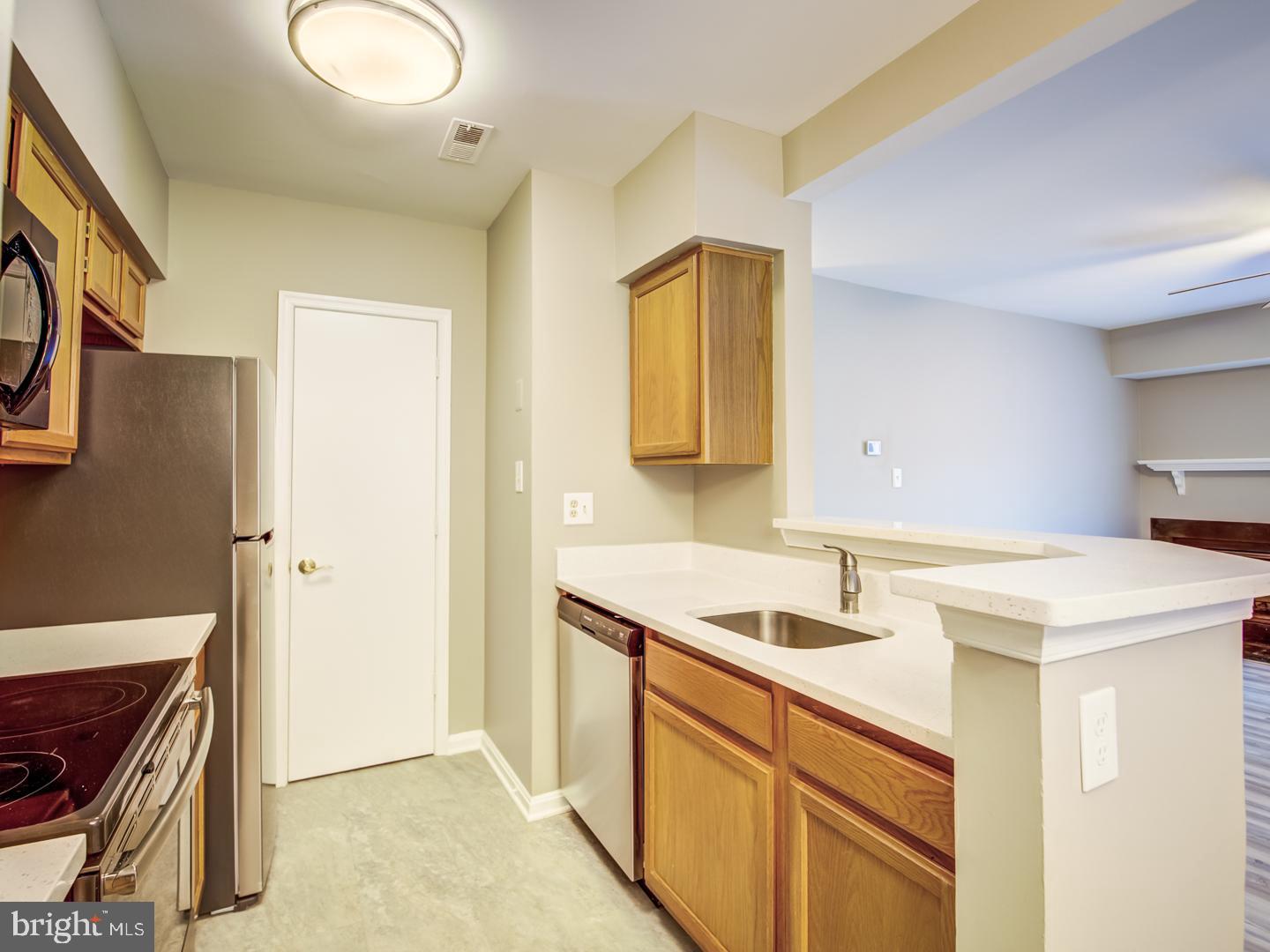 SURREY AT MANCHESTER LAKES - Residential Lease