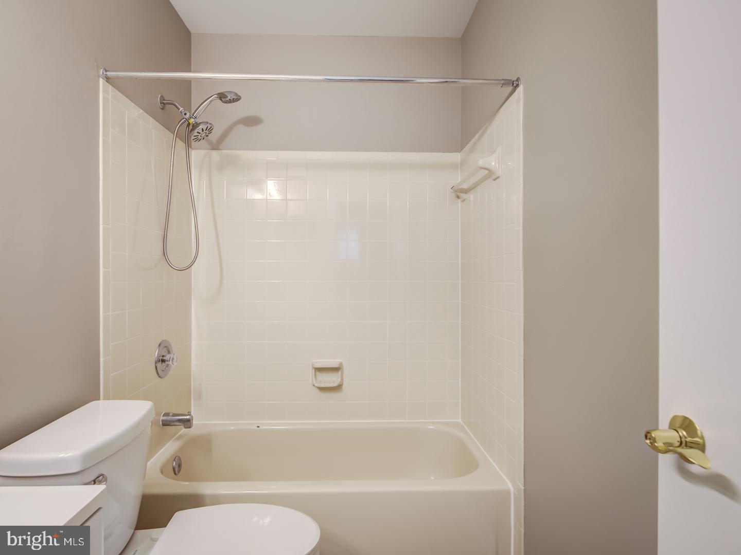 SURREY AT MANCHESTER LAKES - Residential Lease