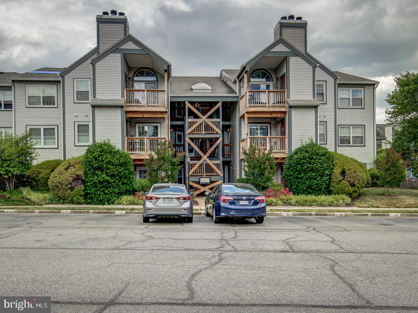 SURREY AT MANCHESTER LAKES - Residential Lease