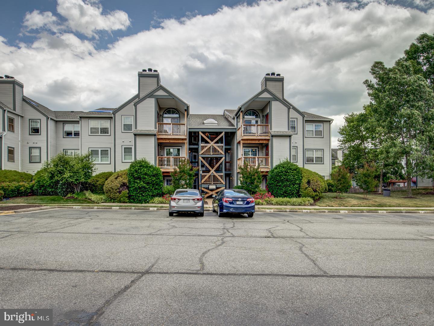 SURREY AT MANCHESTER LAKES - Residential Lease