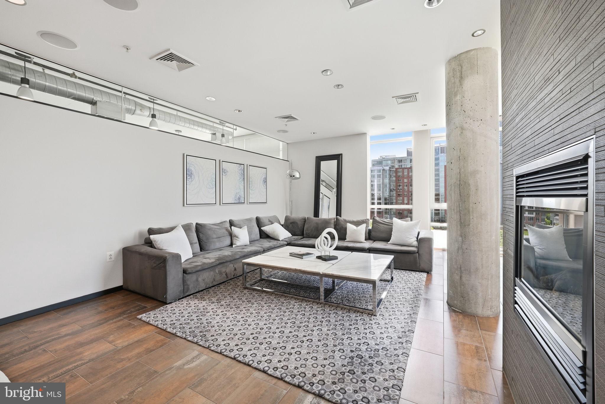 RESTON TOWN CENTER - Residential