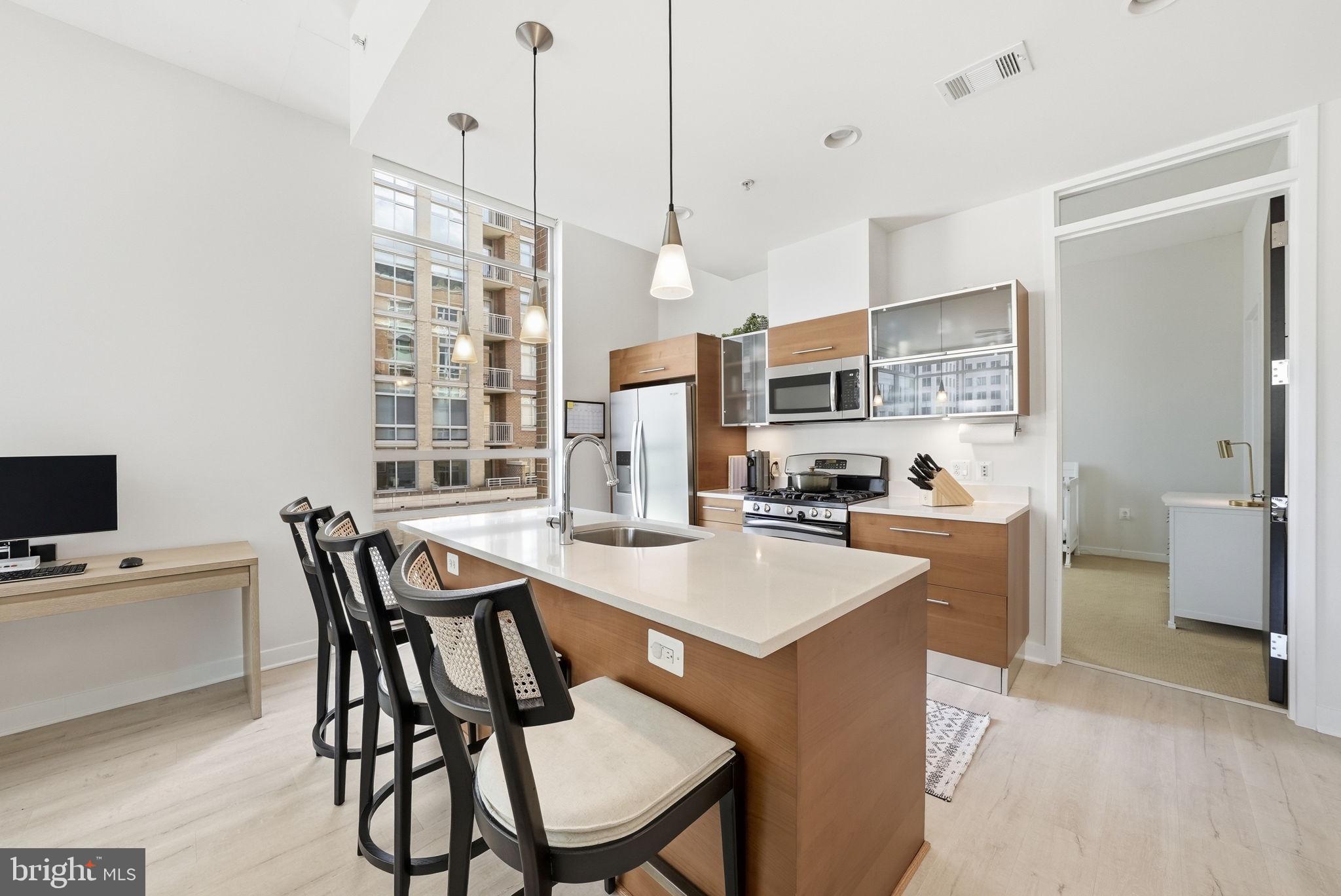 RESTON TOWN CENTER - Residential