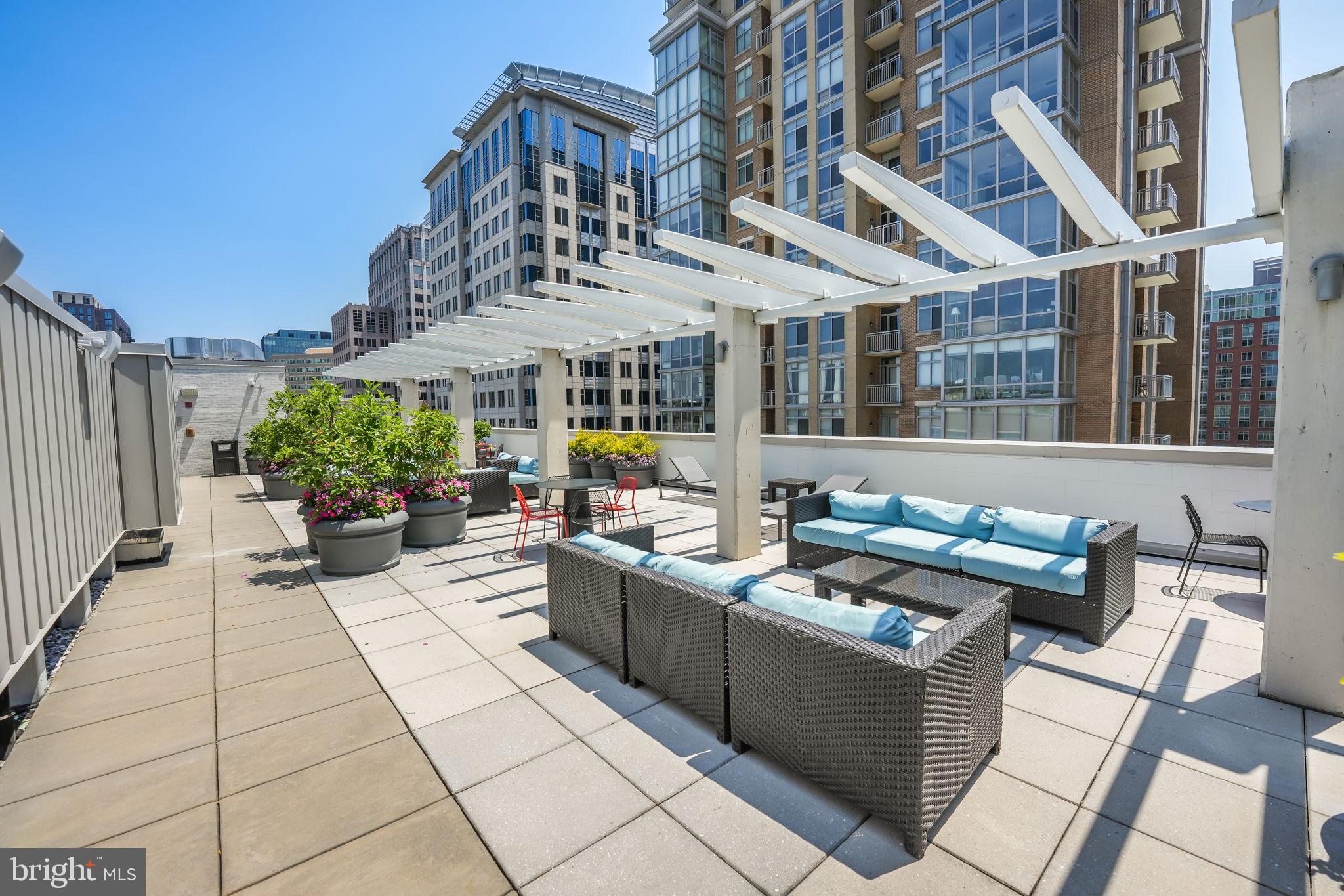 RESTON TOWN CENTER - Residential