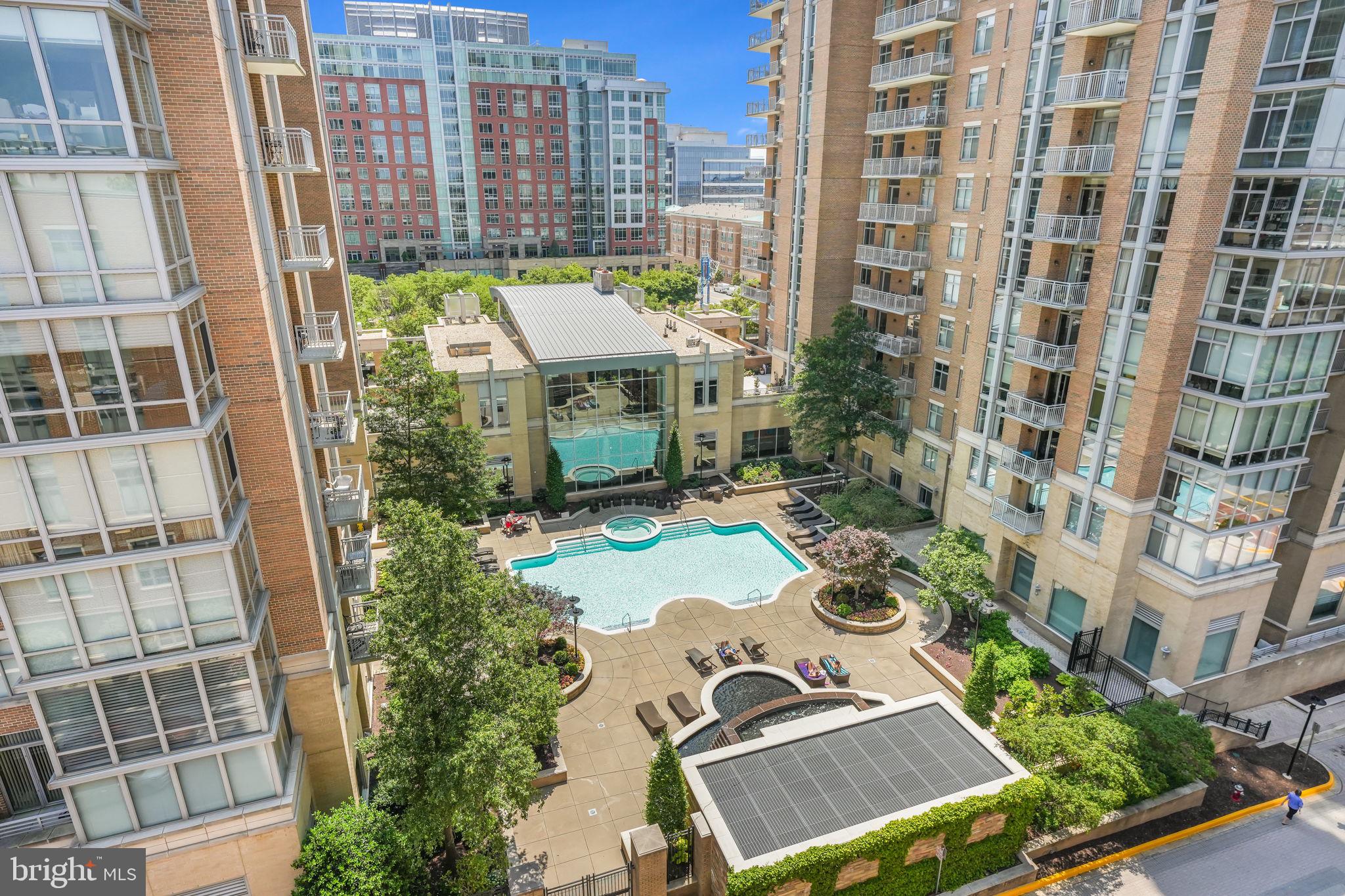 RESTON TOWN CENTER - Residential