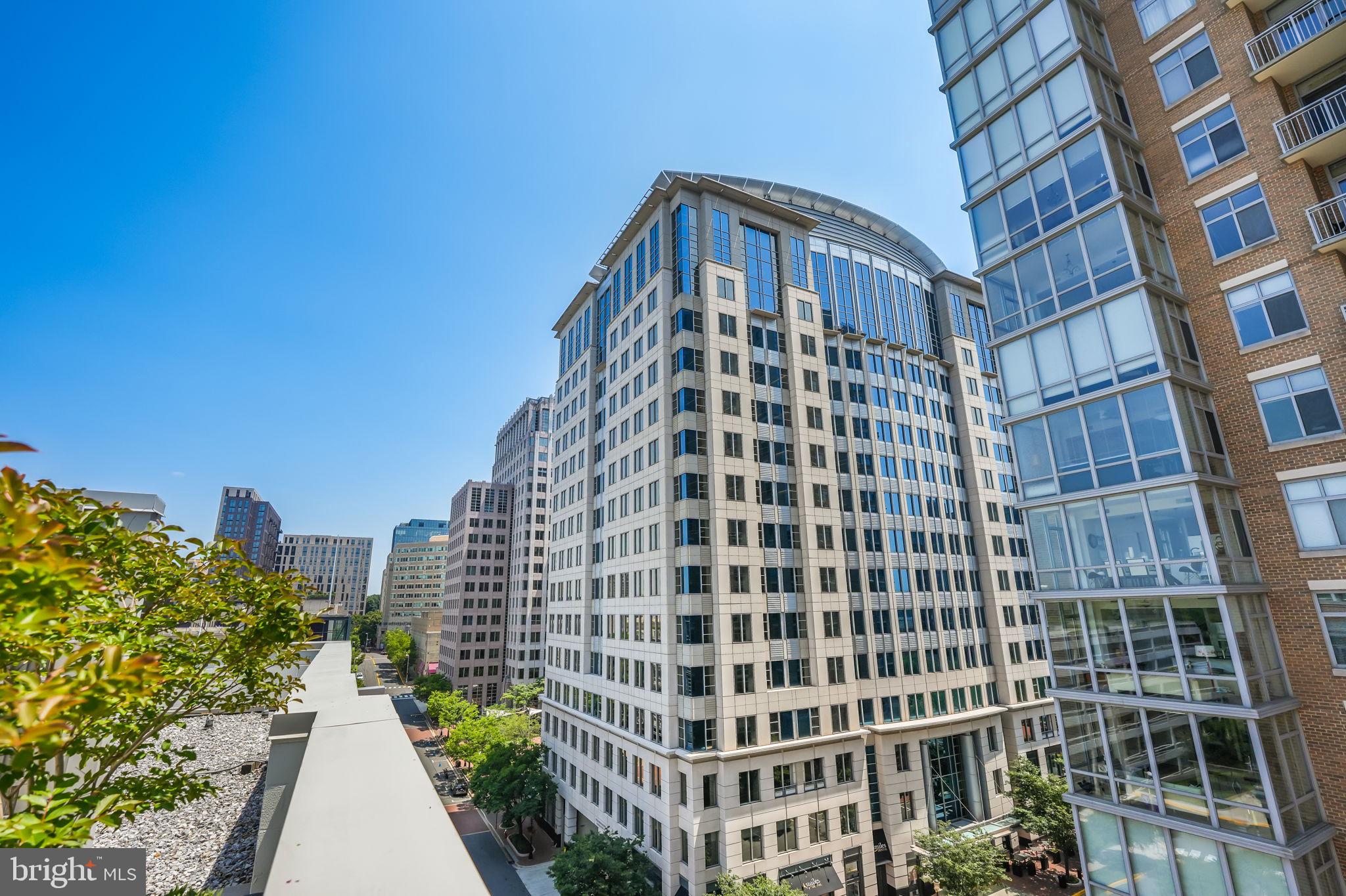 RESTON TOWN CENTER - Residential