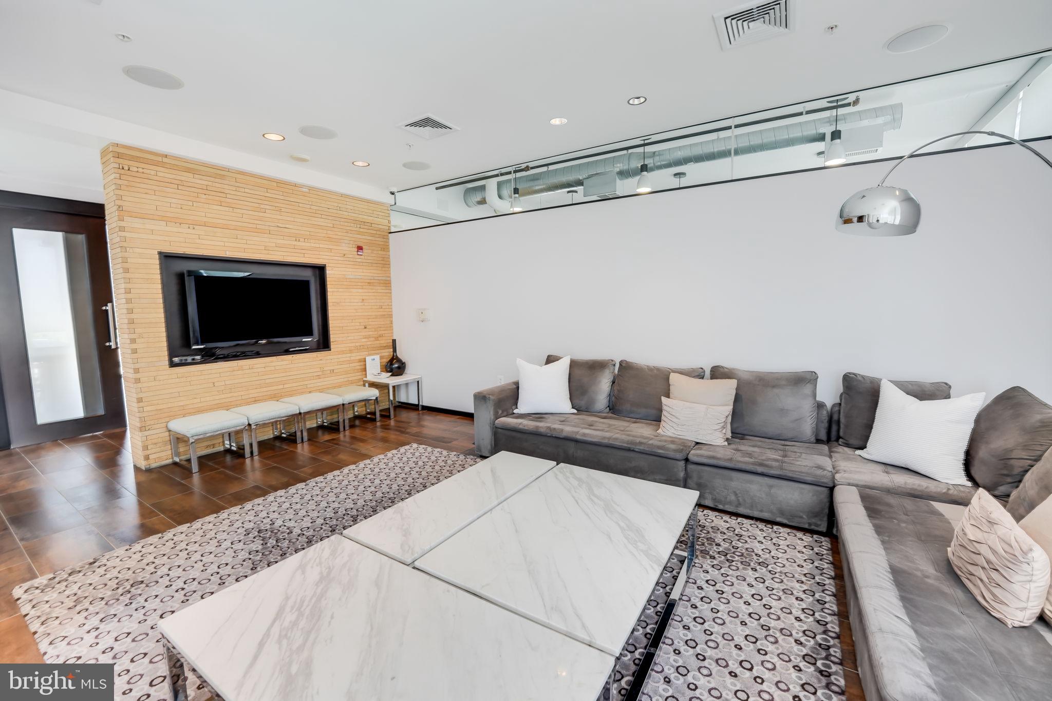 RESTON TOWN CENTER - Residential