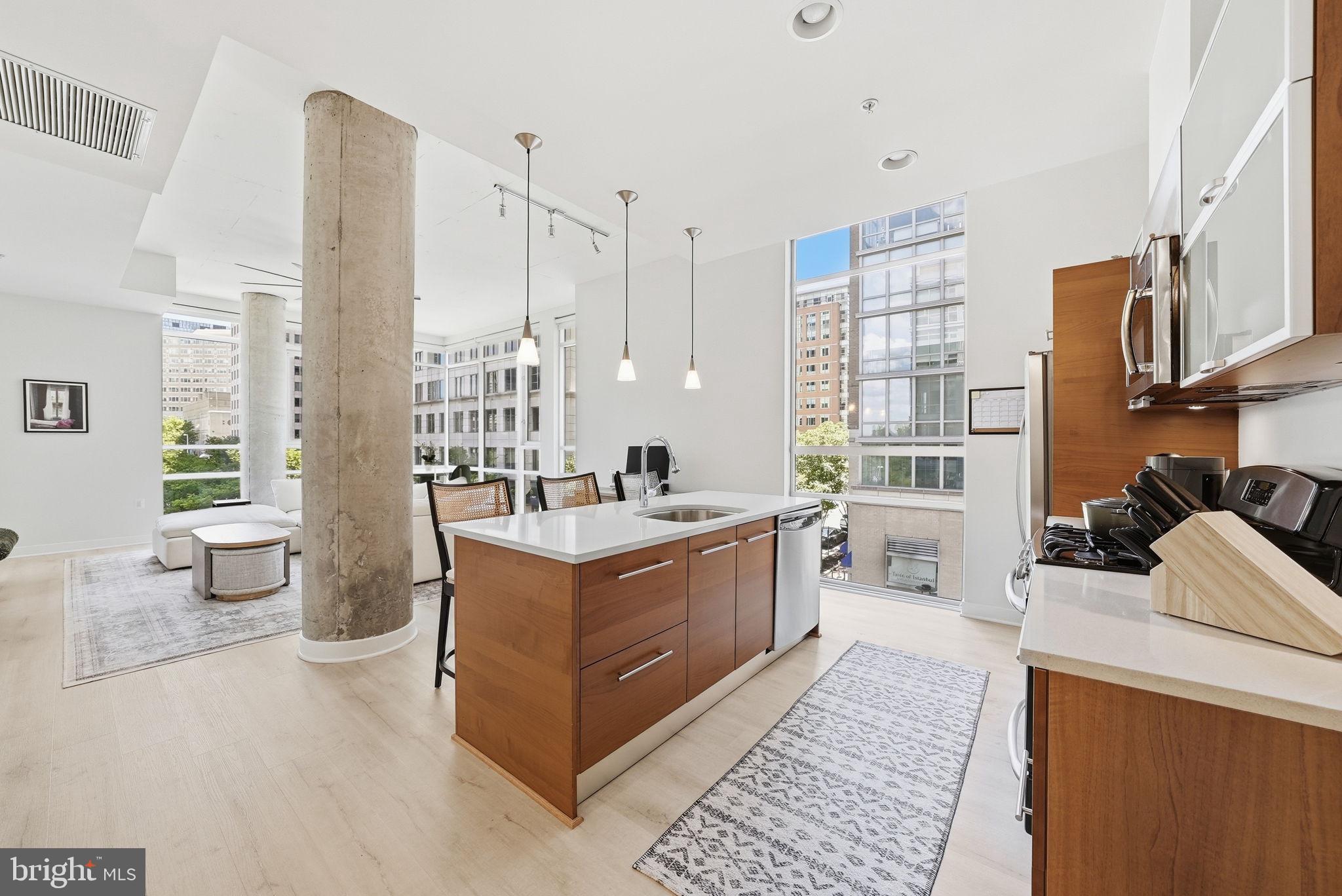 RESTON TOWN CENTER - Residential